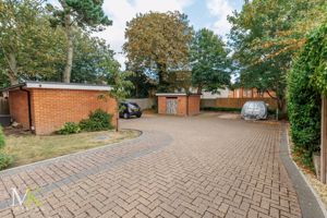 Photo 15- click for photo gallery